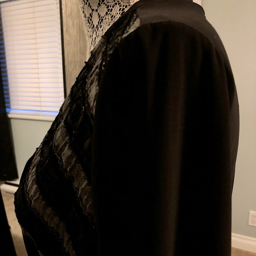 Dusak Designs Cross Over V Neck Blouse Top Soft Grey & Black Design Flattering - Picture 4 of 12